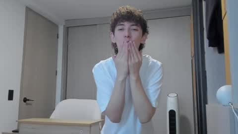 Snapshot of mikebelf4 chatting on 09/10/25, 10:32 Mikebelf4 online show from 09/10/25, 10:32