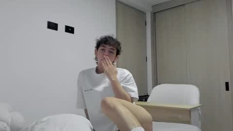 Snapshot of mikebelf4 chatting on 09/16/25, 12:22 Mikebelf4 online show from 09/16/25, 12:22