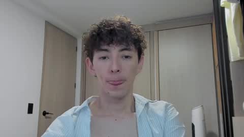 Snapshot of mikebelf4 chatting on 09/19/25, 10:43 Mikebelf4 online show from 09/19/25, 10:43