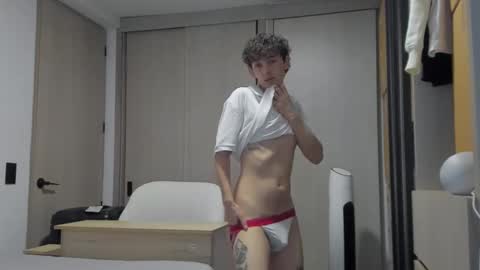 Snapshot of mikebelf4 chatting on 09/20/25, 10:44 Mikebelf4 online show from 09/20/25, 10:44