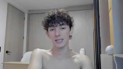 Snapshot of mikebelf4 chatting on 09/30/25, 12:26 Mikebelf4 online show from 09/30/25, 12:26