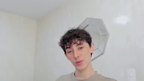 Snapshot of mikebelf4 chatting on 12/20/25, 04:52 Mikebelf4 online show from 12/20/25, 04:52