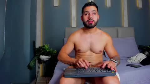 Snapshot of mikeblare chatting on 12/28/24, 07:11 Mike Blare online show from 12/28/24, 07:11