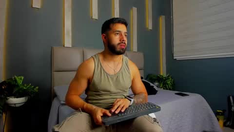 Snapshot of mikeblare chatting on 12/29/24, 07:32 Mike Blare online show from 12/29/24, 07:32