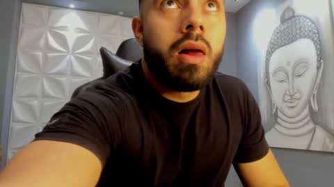 Snapshot of mikeblare chatting on 12/31/24, 05:51 Mike Blare online show from 12/31/24, 05:51