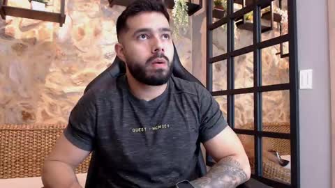 Snapshot of mikeblare chatting on 01/11/25, 07:05 Mike Blare online show from 01/11/25, 07:05