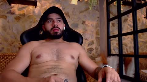 Snapshot of mikeblare chatting on 01/13/25, 10:13 Mike Blare online show from 01/13/25, 10:13