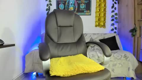 Snapshot of mikee_scooth chatting on 01/20/25, 02:32 mikee_scooth online show from 01/20/25, 02:32