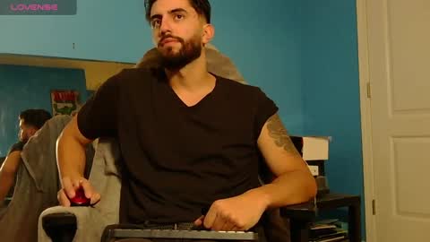 Snapshot of mikehawk1589 chatting on 12/30/24, 01:04 mikehawk1589 online show from 12/30/24, 01:04