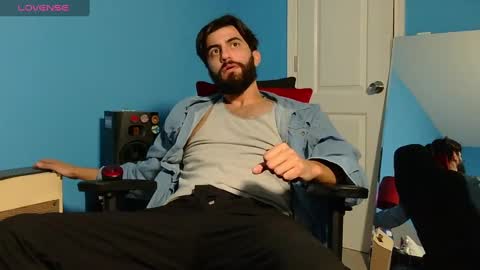 Snapshot of mikehawk1589 chatting on 02/17/25, 09:56 mikehawk1589 online show from 02/17/25, 09:56