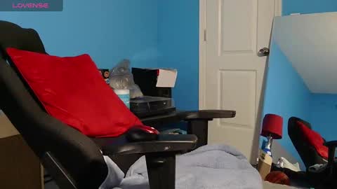 Snapshot of mikehawk1589 chatting on 02/21/25, 07:56 mikehawk1589 online show from 02/21/25, 07:56