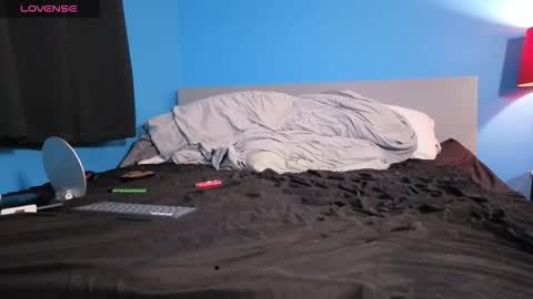 Snapshot of mikehawk1589 chatting on 10/17/25, 06:38 mikehawk1589 online show from 10/17/25, 06:38