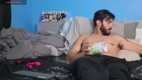 Snapshot of mikehawk1589 chatting on 11/03/25, 02:35 mikehawk1589 online show from 11/03/25, 02:35