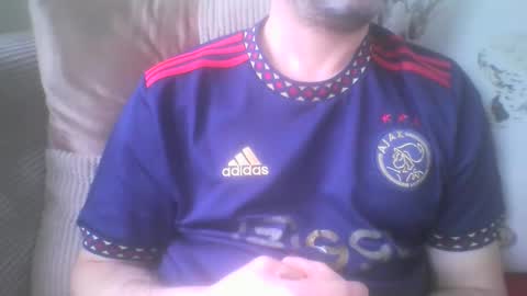 Snapshot of mikehockishuge9 chatting on 01/05/25, 01:47 mikehockishuge9 online show from 01/05/25, 01:47