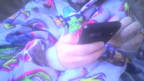 Snapshot of mikehockishuge9 chatting on 01/19/25, 01:01 mikehockishuge9 online show from 01/19/25, 01:01