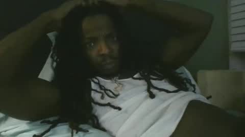 Snapshot of mikelew40402 chatting on 11/20/25, 01:06 mikelew40402 online show from 11/20/25, 01:06