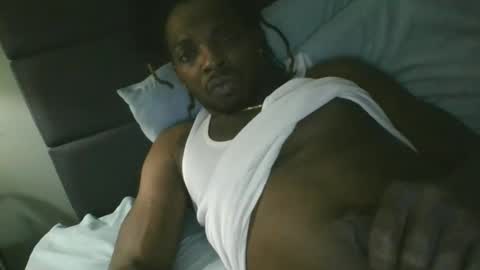 mikelew40402 online show from 11/25/25, 01:27