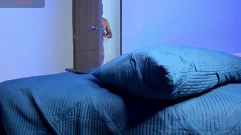 Snapshot of mikesantoss1 chatting on 03/04/26, 09:54 Mike online show from 03/04/26, 09:54