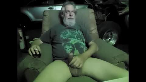 Snapshot of mikevm420 chatting on 03/04/26, 05:46 mike online show from 03/04/26, 05:46