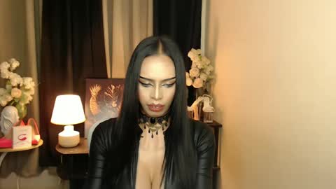 Snapshot of mikeyalawi03 chatting on 01/17/25, 07:08 Mistress MikeyAlawi online show from 01/17/25, 07:08