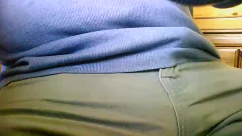 Snapshot of mikeybed chatting on 04/25/26, 02:58 mikeybed online show from 04/25/26, 02:58