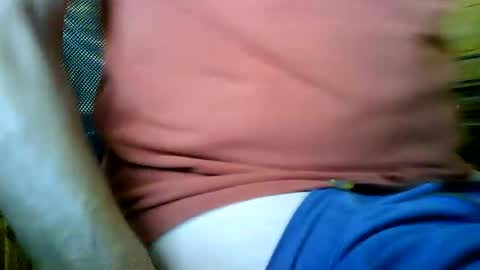 Snapshot of mikeybed chatting on 08/05/26, 03:48 mikeybed online show from 08/05/26, 03:48