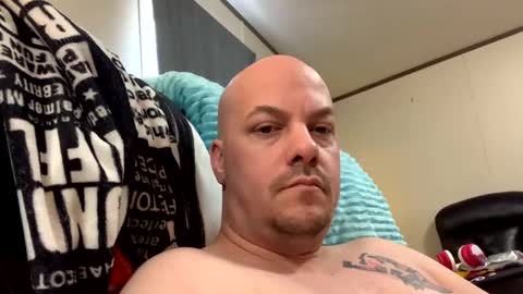 Snapshot of mikeylikesit2222 chatting on 12/31/24, 09:28 mikeylikesit2222 online show from 12/31/24, 09:28