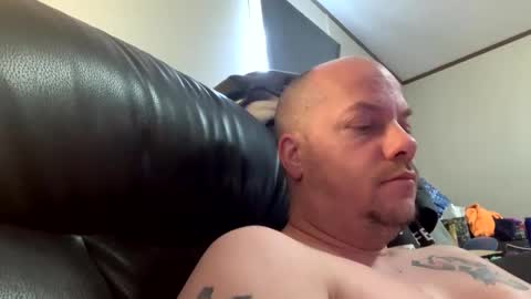 Snapshot of mikeylikesit2222 chatting on 12/02/25, 04:57 mikeylikesit2222 online show from 12/02/25, 04:57