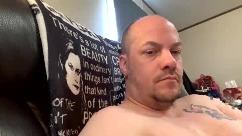 Snapshot of mikeylikesit2222 chatting on 12/20/25, 03:19 mikeylikesit2222 online show from 12/20/25, 03:19