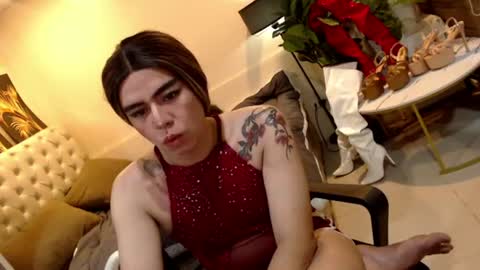 Snapshot of mikha_sensual chatting on 07/21/26, 07:22 Theresa Luna online show from 07/21/26, 07:22