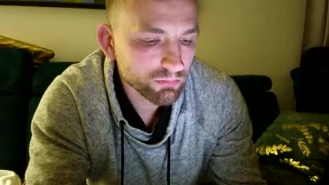 mikhael767676 online show from 04/25/26, 08:28