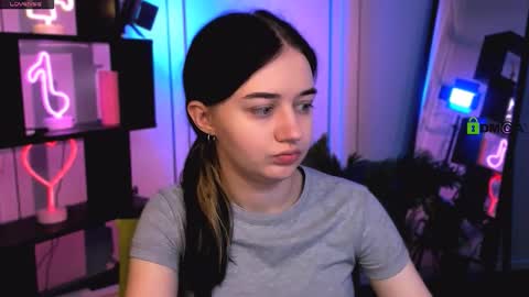 miki_ti online show from 12/16/25, 05:45