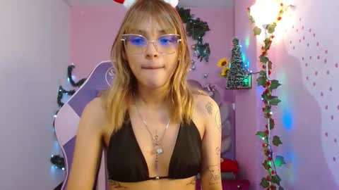 Mikka 3 online show from 11/28/25, 01:14