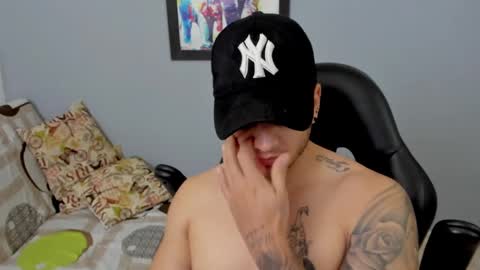 Snapshot of mikke_love chatting on 02/10/25, 02:05 MIKKE online show from 02/10/25, 02:05