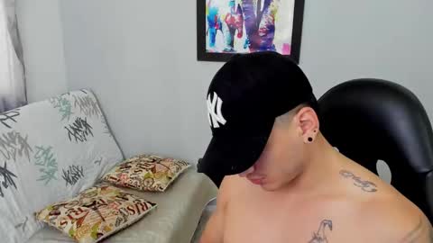 Snapshot of mikke_love chatting on 02/20/25, 02:24 MIKKE online show from 02/20/25, 02:24