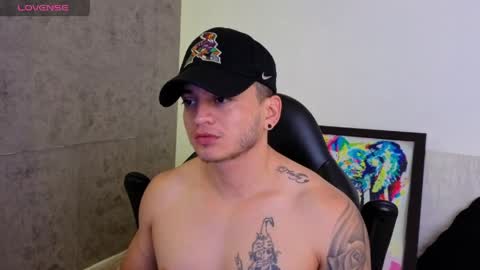 Snapshot of mikke_love chatting on 05/08/26, 02:33 MIKKE online show from 05/08/26, 02:33