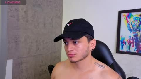 Snapshot of mikke_love chatting on 05/28/26, 01:41 MIKKE online show from 05/28/26, 01:41