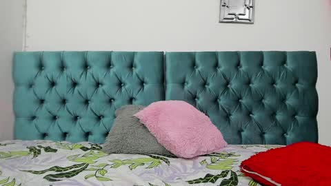 Snapshot of mikoto_urab chatting on 12/01/24, 10:21 Mikoto Urb online show from 12/01/24, 10:21