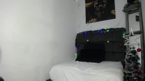 Snapshot of mikoto_urab chatting on 12/28/24, 11:48 Mikoto Urb online show from 12/28/24, 11:48