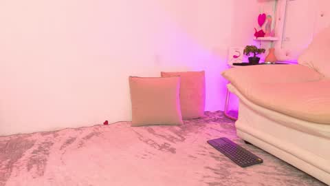 Snapshot of mikoto_urab chatting on 09/18/25, 08:44 Mikoto Urb online show from 09/18/25, 08:44