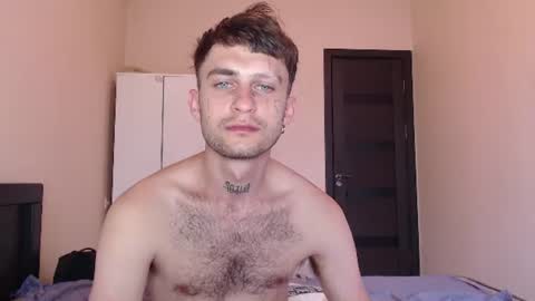 Snapshot of mikw63 chatting on 08/01/26, 05:29 Sin online show from 08/01/26, 05:29