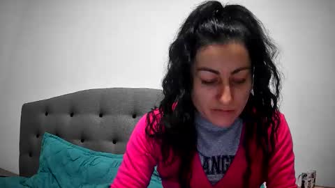 Mikyloveu online show from 02/04/26, 04:13