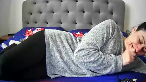 Mikyloveu online show from 04/04/26, 02:47