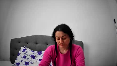 Mikyloveu online show from 04/21/26, 07:58