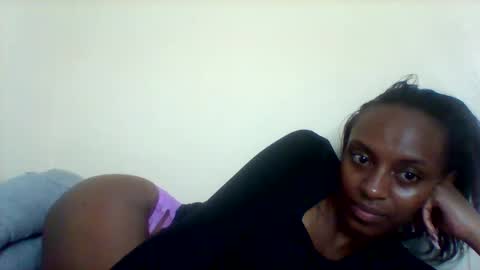 Snapshot of mil_milon chatting on 05/27/26, 12:07 Milo online show from 05/27/26, 12:07