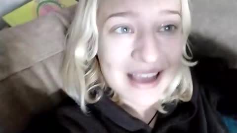 Snapshot of mila_420 chatting on 09/17/25, 11:28 Mila 420 online show from 09/17/25, 11:28