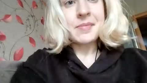 Snapshot of mila_420 chatting on 09/28/25, 10:42 Mila 420 online show from 09/28/25, 10:42