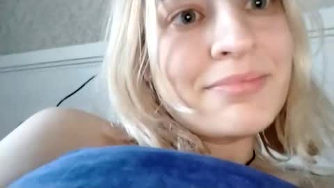 Snapshot of mila_420 chatting on 10/18/25, 12:39 Mila 420 online show from 10/18/25, 12:39