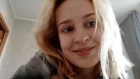 Snapshot of mila_420 chatting on 10/26/25, 08:53 Mila 420 online show from 10/26/25, 08:53