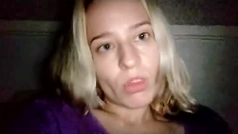 Snapshot of mila_420 chatting on 10/29/25, 01:35 Mila 420 online show from 10/29/25, 01:35